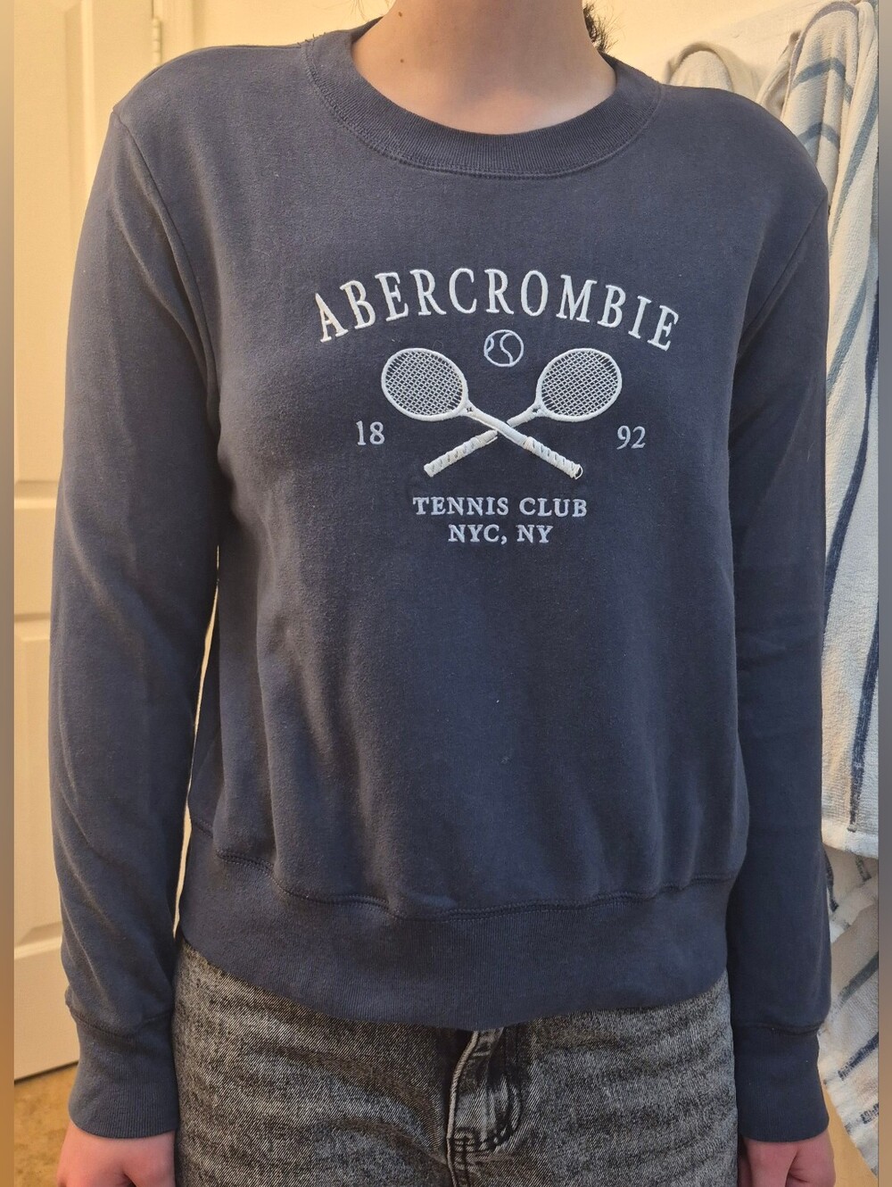 Girls Abercrombie And Fitch Navy Blue Sweater